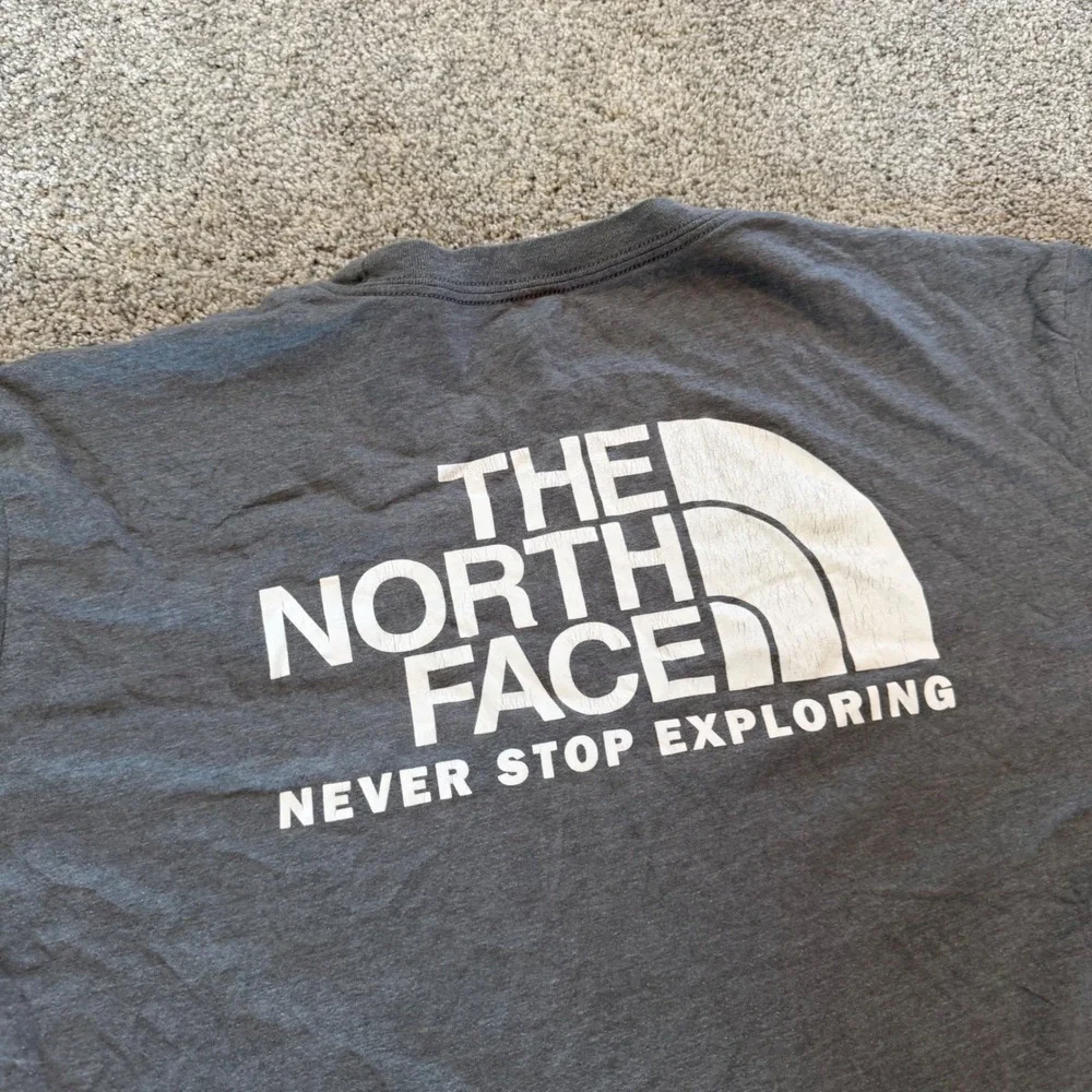 The North Face Mens Circular Design Graphic T-Shirt Dark Gray Heather Large L